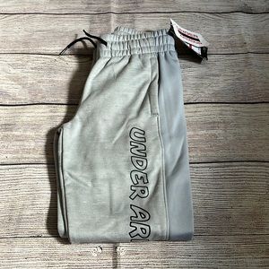 Under Armour grey Boy’s loose joggers size YXS. NWT.